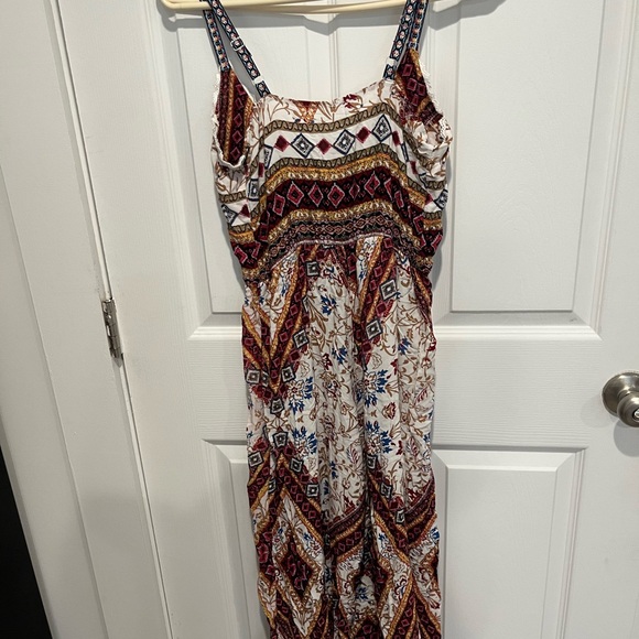 Cropped Jumpsuit - Picture 2 of 3